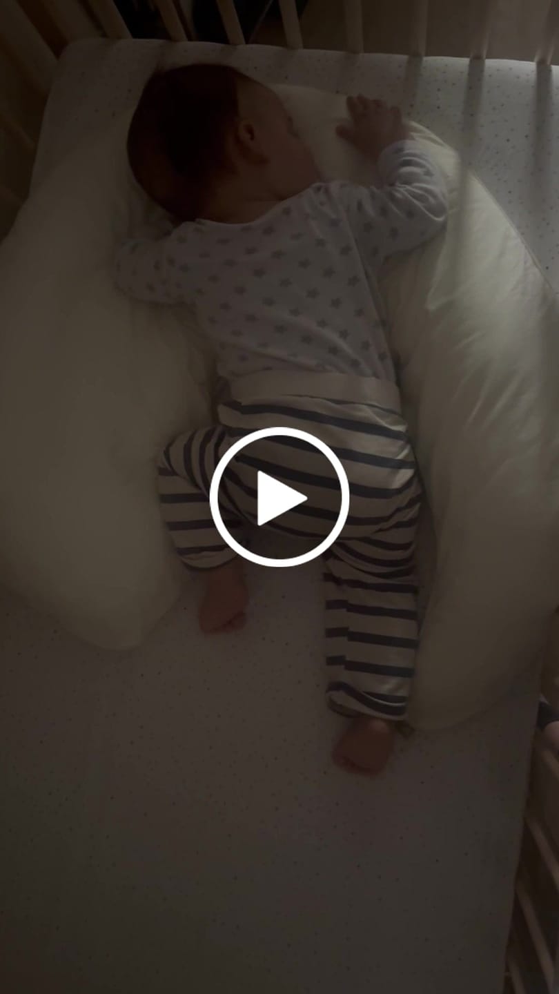 Customer video review of ALMOHADA LUNA 👶🏼Ayuda a dormir solitos