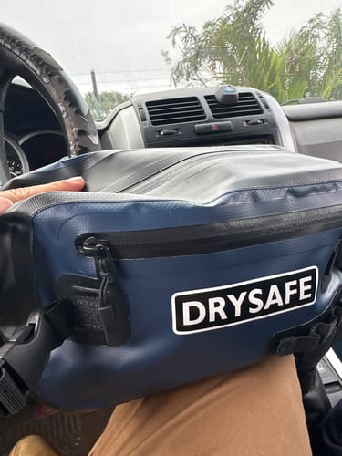 Customer photo review of Banano Outdoor TREKAN 3 Litros Waterproof - Drysafe - Azul