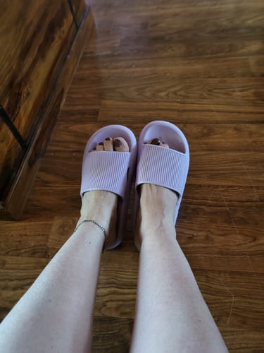 Customer photo review of HappyFlops Original