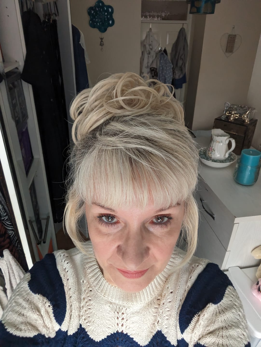 Customer photo review of Stranded Flicky Messy Scrunchie Bun #1001 Polar Star