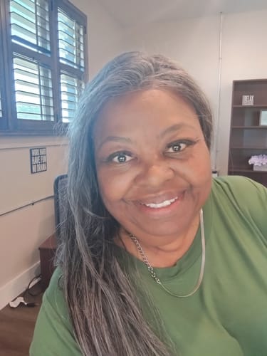 Customer photo review of Luvwin Salt & Pepper Gray Beginner Friendly Glueless Straight Wig 100% Human Hair