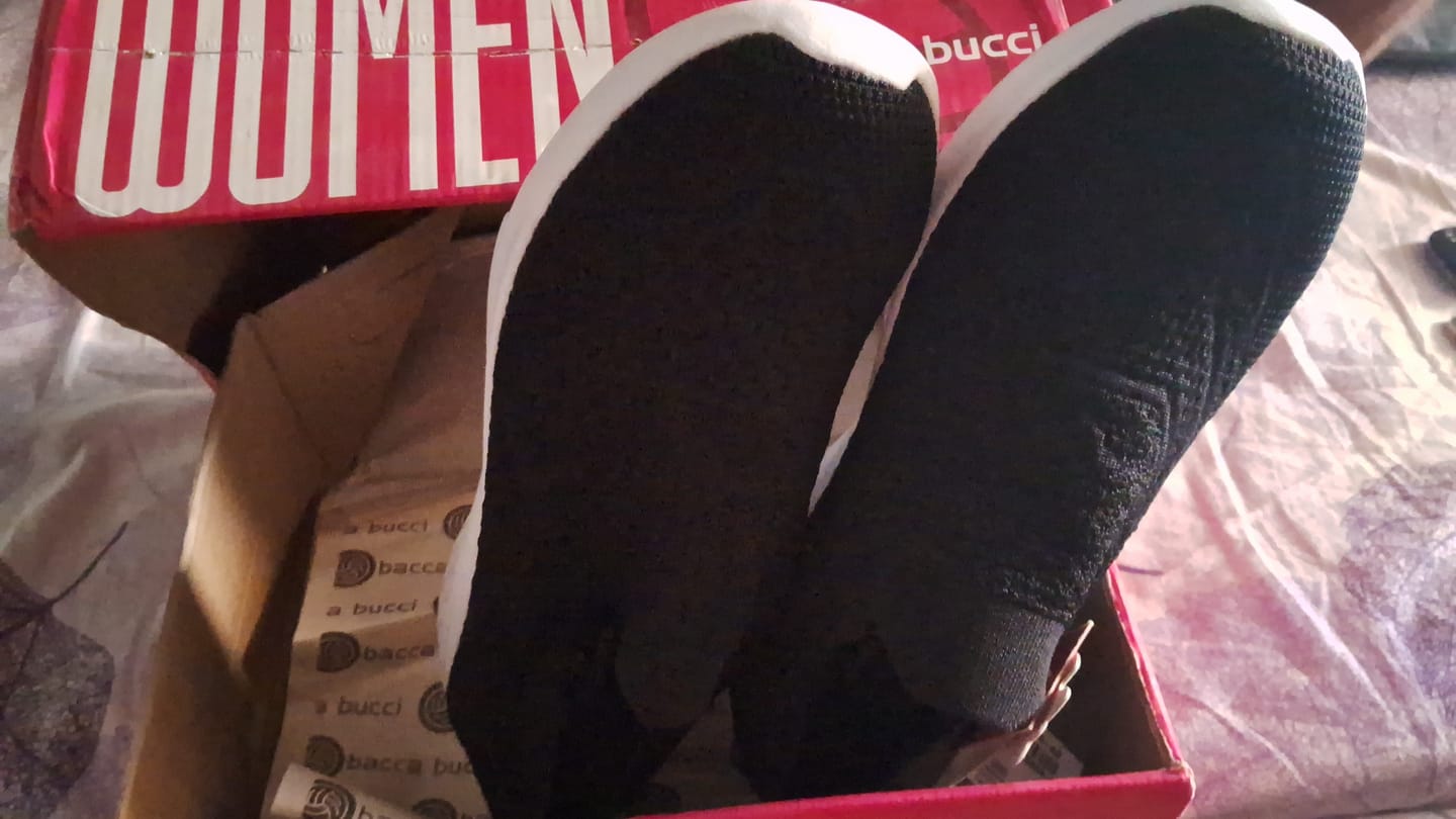 Customer photo review of Bacca Bucci Women's WALKER Slip-On Walking Breathable Mesh Sports Shoes Sneakers