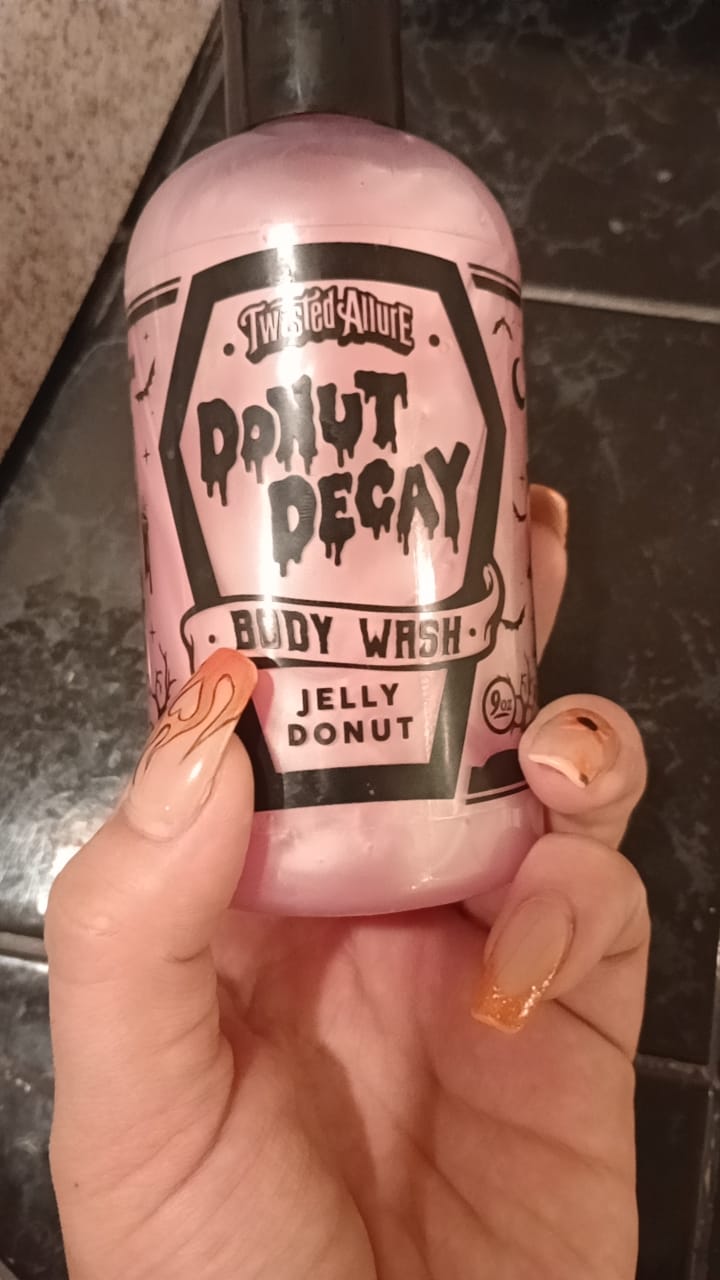 Customer photo review of Donut Decay Body Wash