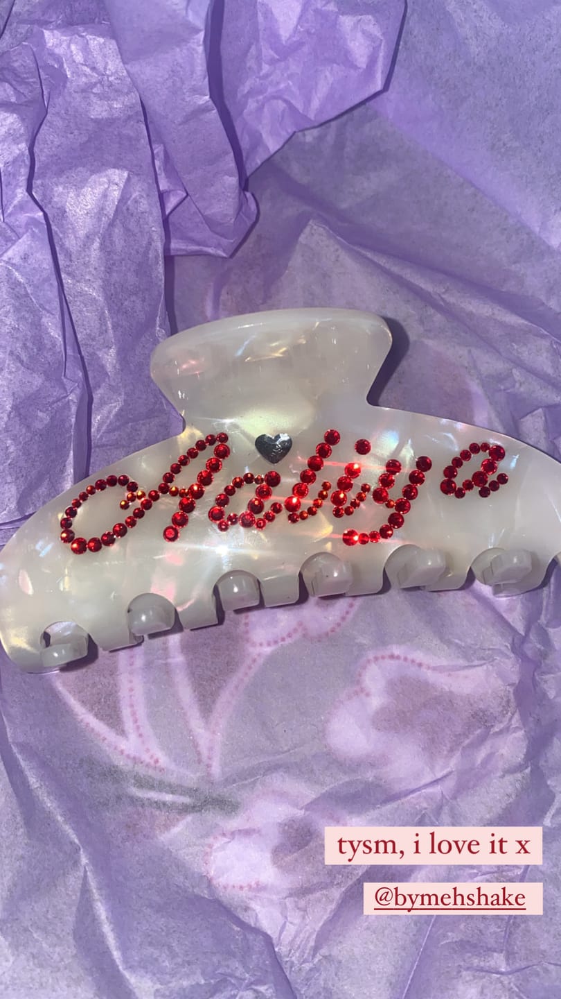 Customer photo review of custom hair claw clip