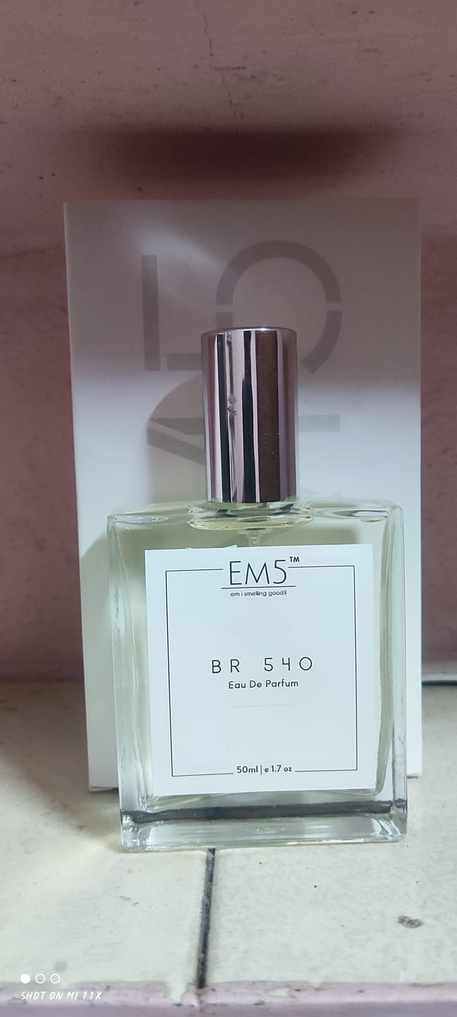 Customer photo review of EM5™ BR 540 Unisex Perfume | Eau De Parfum Spray for Men & Women | Tobacco Vanilla Warm Spicy Fragrance Accords | Luxury Gift for Him / Her | Sizes Available: 50 ml / 15 ml