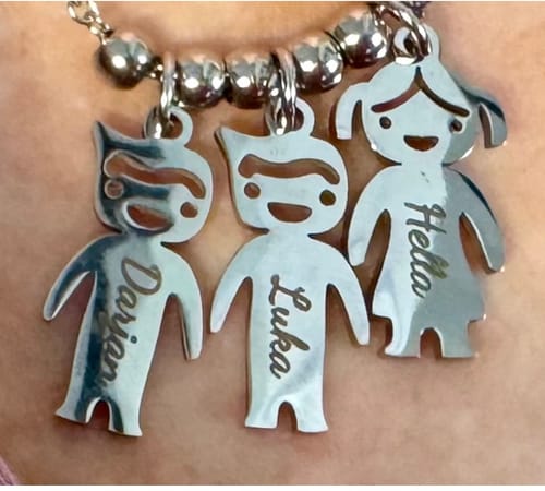 Customer photo review of Ogrlica: Family Bond