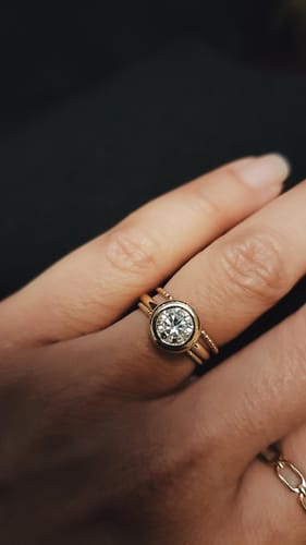 Customer photo review of 14k Gold 1 Carat Round Moissanite Ring