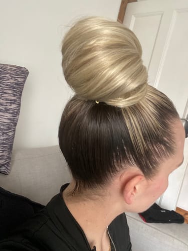 Customer photo review of Stranded Super Easy Clip-in Mum Bun #18/22 Iris