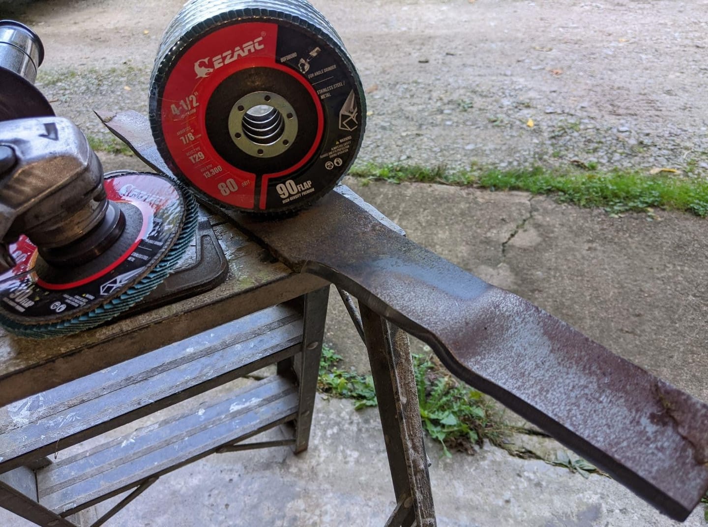 Customer photo review of 4-1/2 In. T29 Flap Sanding Discs For Stainless Steel, Sheet Metal,40/60/80/120 Grits