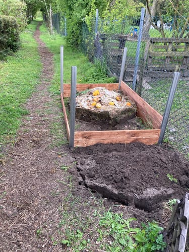 Customer photo review of Aluminium T-Profil für ErnteMAXX Hochbeet erhältlich in 3 Höhen