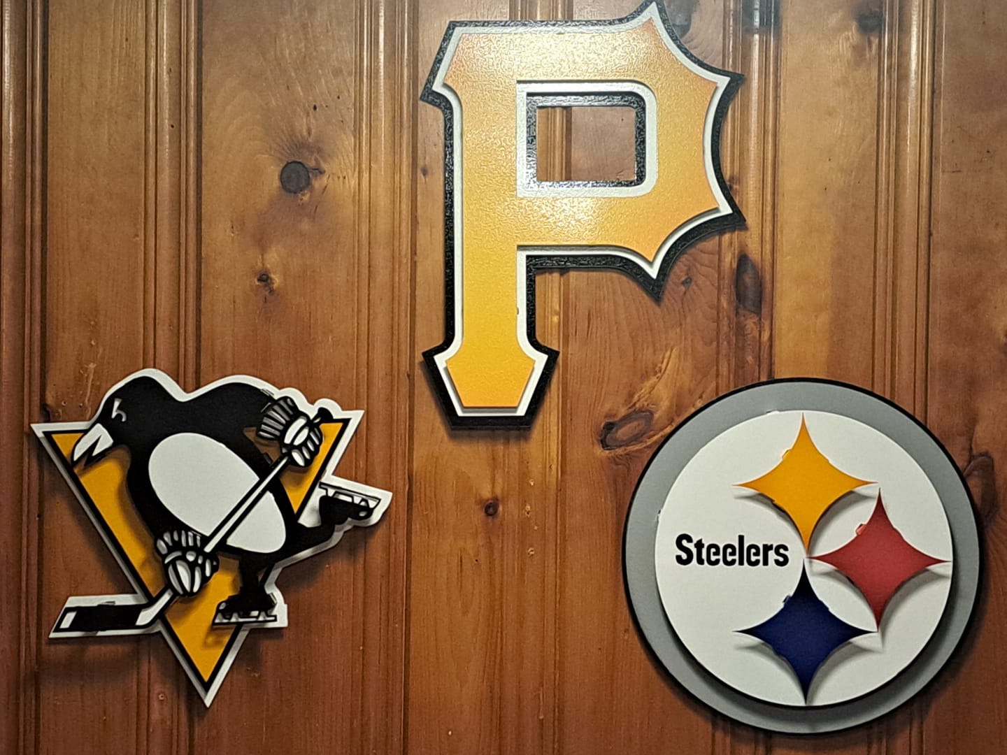 Customer photo review of Pittsburgh Pirates "P" Logo 3D Metal Wall Art