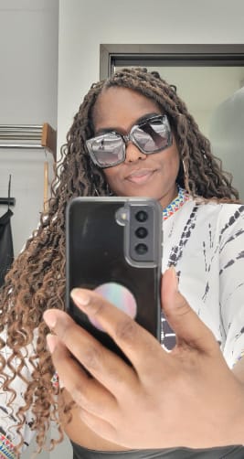 Customer photo review of 18" Pre Looped Crochet Boho Locs With Human Hair Boho Curls 80 Strands/Pack (5 boho curls)