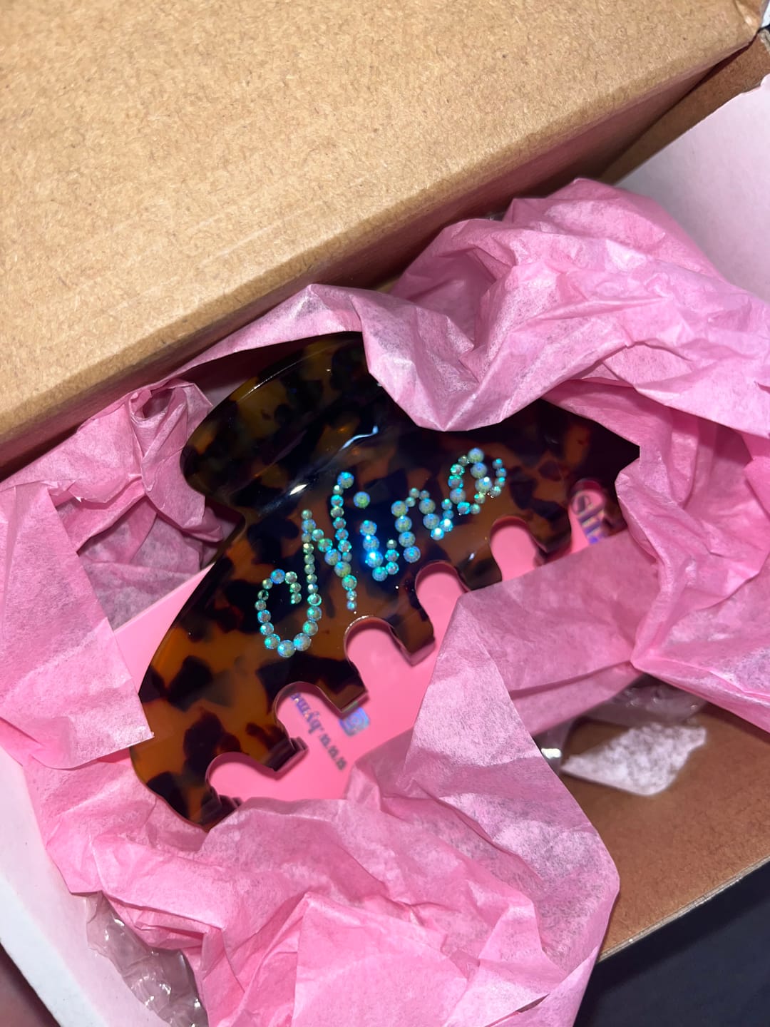 Customer photo review of custom hair claw clip
