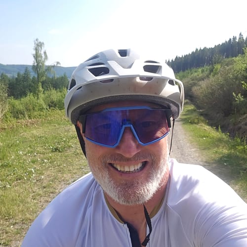 Customer photo review of REVO KE9022 Photochromic Sunglasses