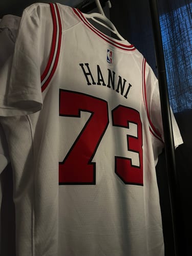 Customer photo review of New Jeans Basketball Jersey // White and Red