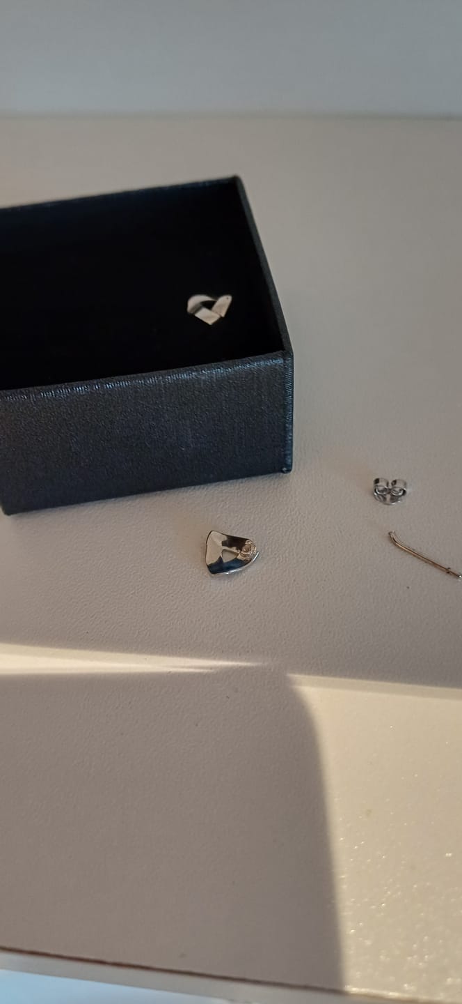 Customer photo review of Dreieck Ohrstecker in 925 Silber