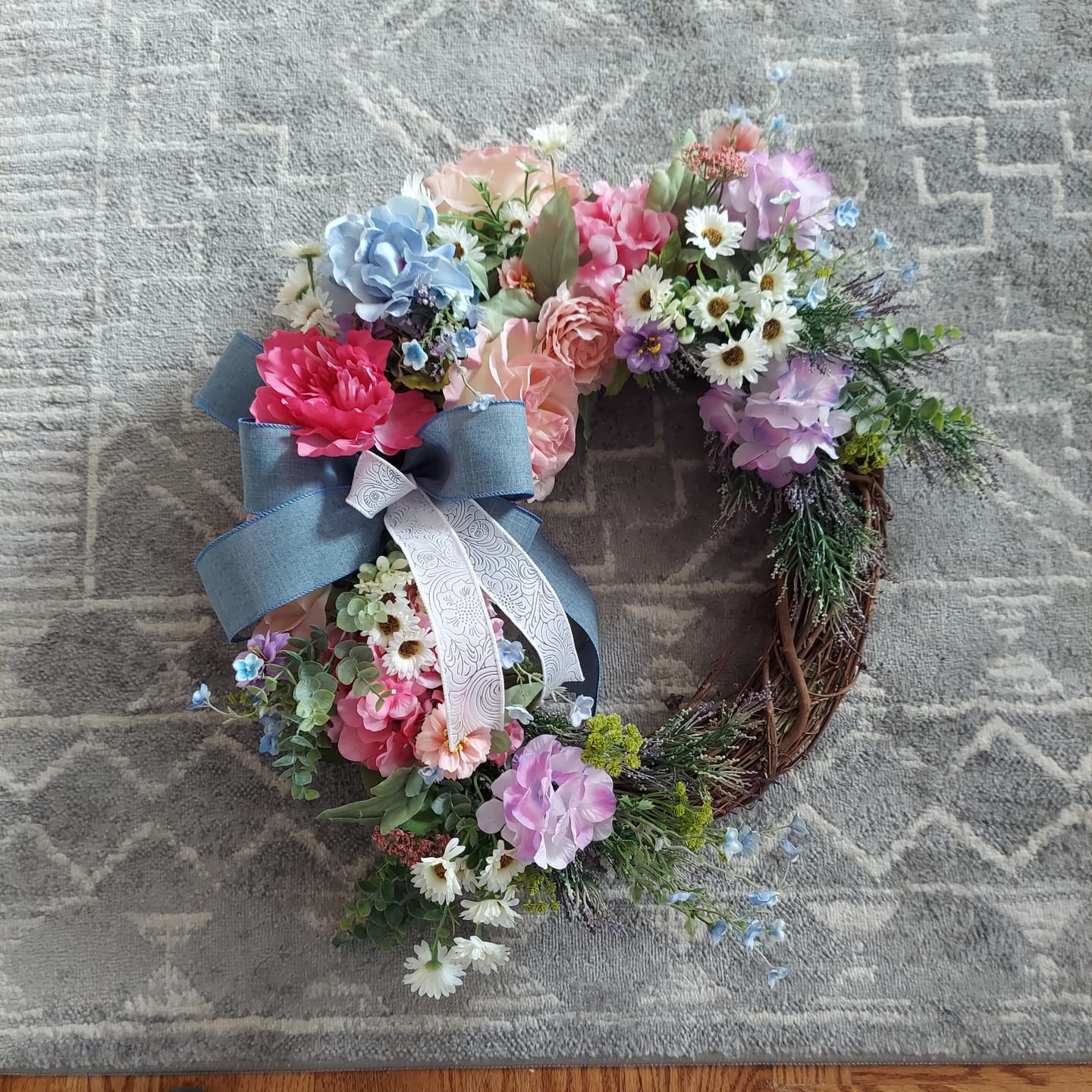 Customer photo review of 14" Oval Grapevine Wreath - DECOE-033