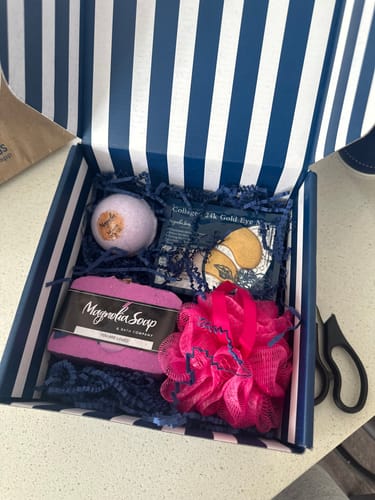 Customer photo review of Magnolia Monthly