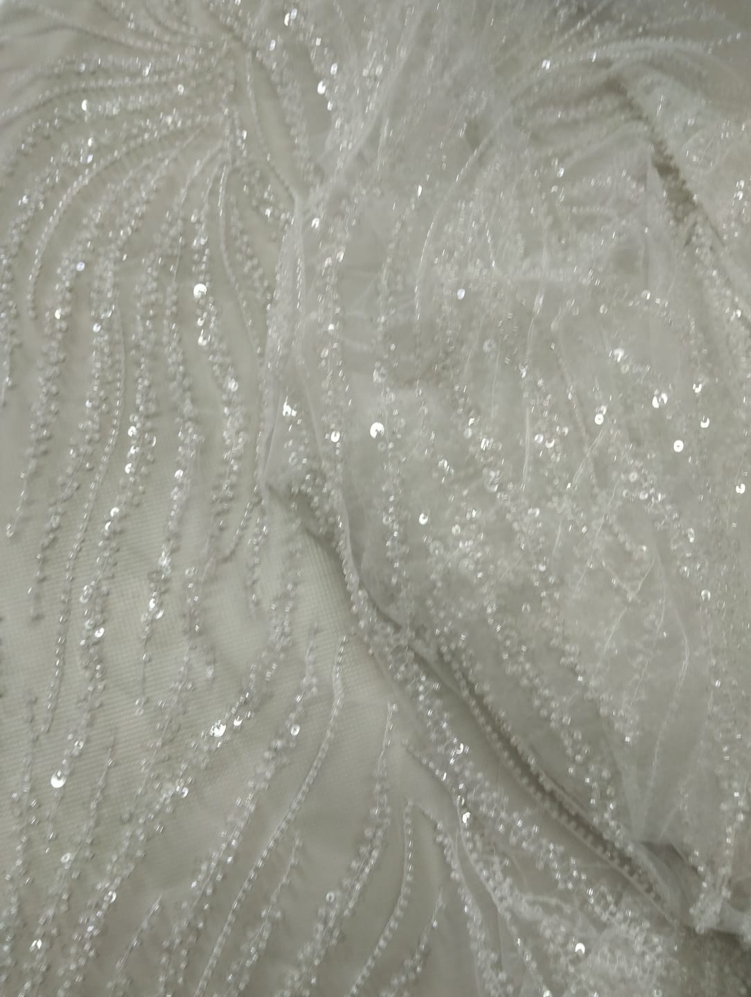 Vásárlói fotós értékelés erről: Csipke Couture Ivory füzérekkel, gyöngyökkel és flitterekkel