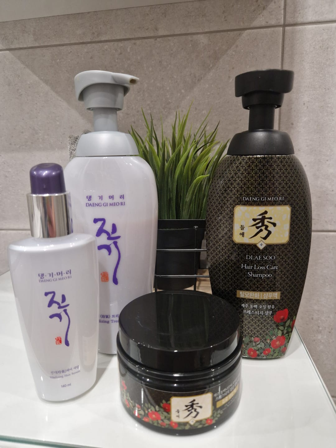 Customer photo review of Подхранващ и стимулиращ растежа шампоан против косопад Doori Кралска Камелия