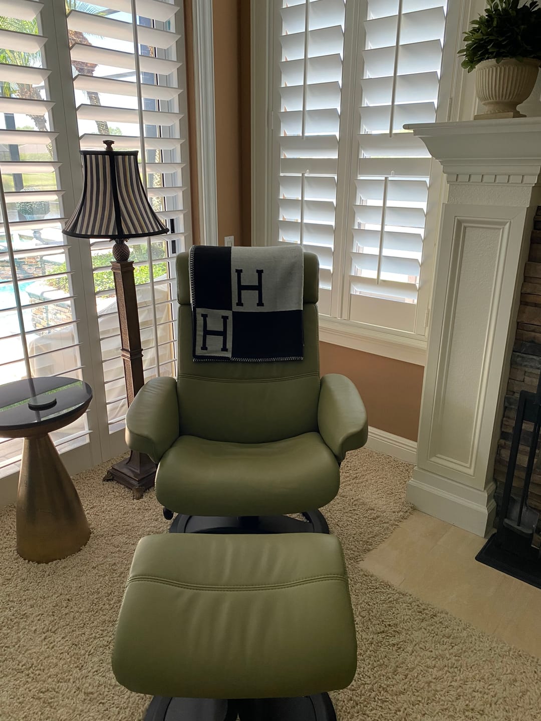 Customer photo review of Soft Warm Luxury Cashmere Throw Blanket H Double-Sided Thick Knitted Blanket