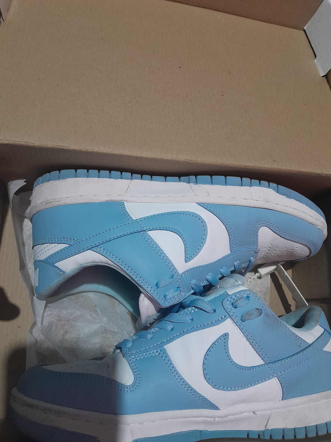 Customer photo review of Tenis Dunk Low Blanco Cielo