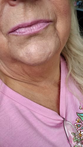 Customer photo review of lipstick farrah - limited edition