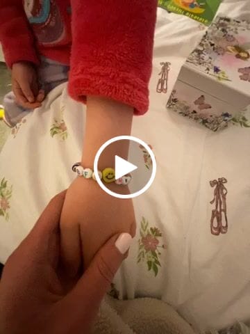 Customer video review of Custom Pearl Friendship Bracelet- Multicoloured