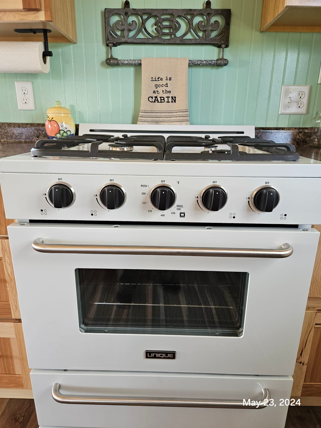 Customer photo review of Unique Classic 30" Propane Range Battery Ignition Variable BTU Sealed Burners Cast Iron Grates With Window UGP-30G OF1 W (White)