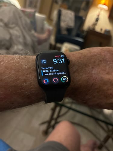 Customer photo review of FlexiFit™ Magnetic Band for Apple Watch - BUY 1 GET 1 FREE!
