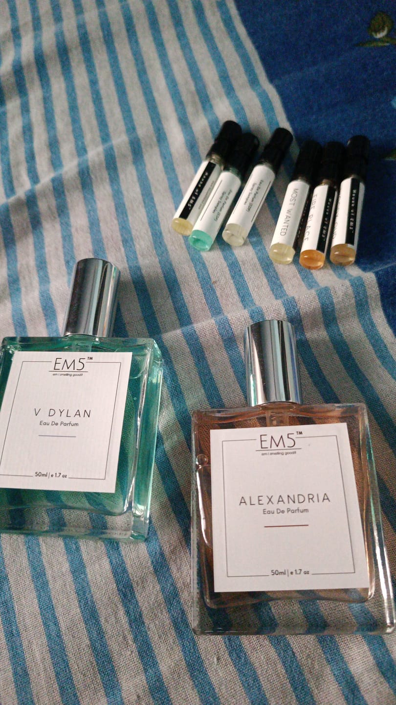 Customer photo review of EM5™ V Dylan Perfume for Men | Eau De Parfum Spray | Aromatic Woody Fresh Fragrance Accords | Luxury Gift for Him | Sizes Available: 50 ml / 15 ml