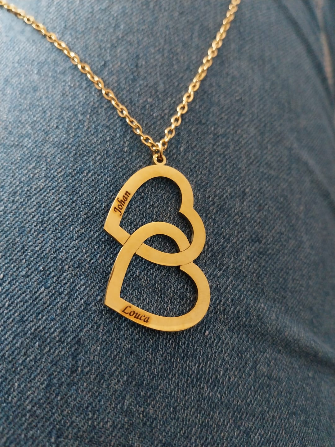 Customer photo review of Collier Double Coeur Personnalisable Deux Prénoms