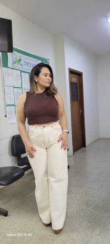 Nathaly P. review of Calça Jeans Wide Leg Buriti Bege image 1 out of 1