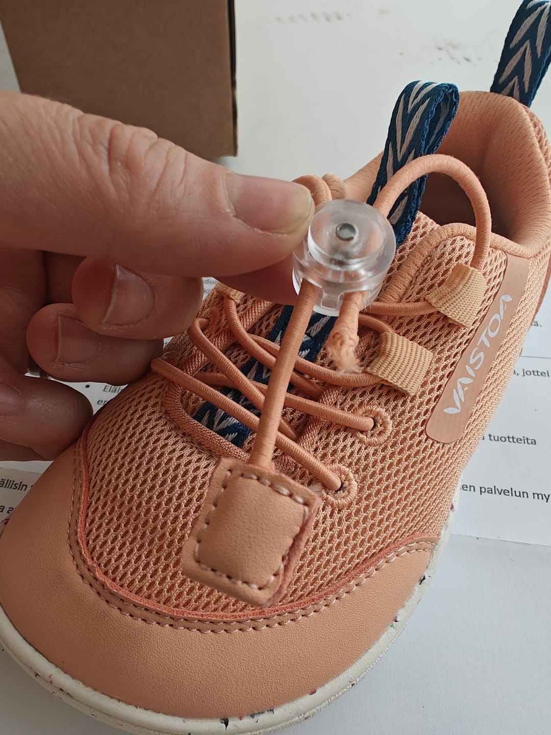 Customer photo review of Vaistoa Kiva lasten paljasjalkatennarit
