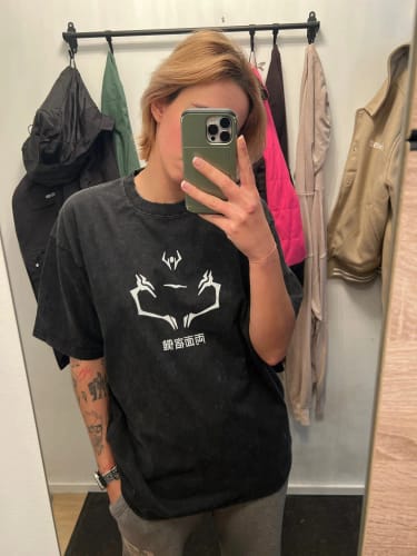 Customer photo review of Sukuna Oversized Vintage T-shirt V2