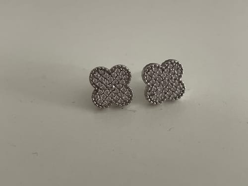 Customer photo review of Kleeblatt Ohrring