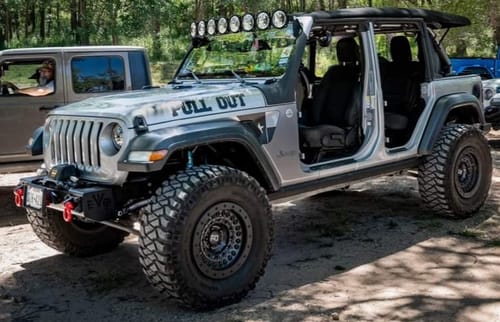 Customer photo review of JL/JLU A-Pillar Side Jeep Mirrors with Base Mount Driver AND Passenger