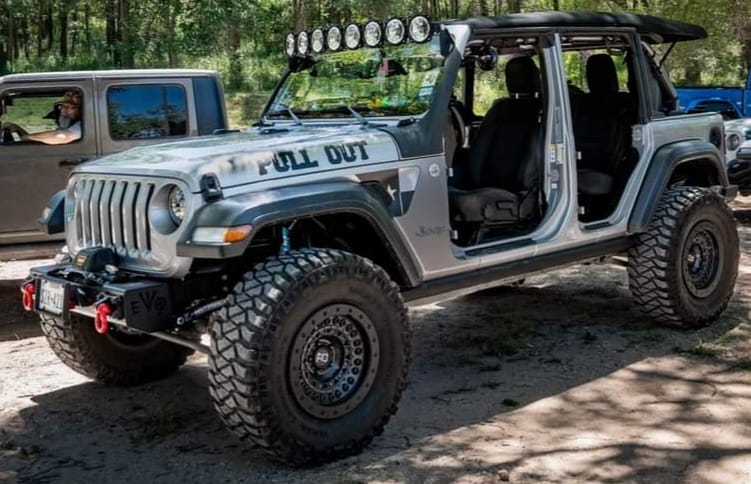 Customer photo review of JL/JLU A-Pillar Side Jeep Mirrors with Base Mount Driver AND Passenger