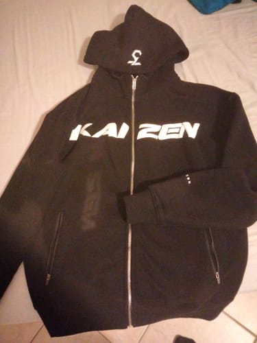 Customer photo review of TEAM KAIZEN™ OVERSIZE FULL ZIP HOODIE