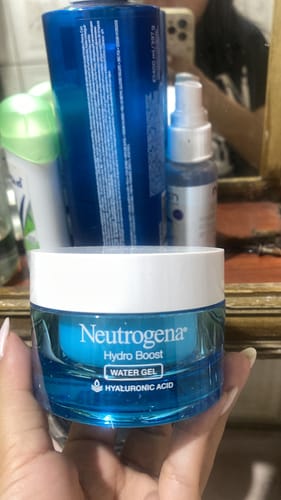 Customer photo review of Hydro Boost Water Gel with Hyaluronic Acid for Dry Skin