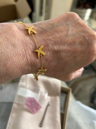 Customer photo review of Molto Kiss Bracelet
