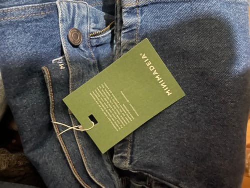 Adriana W. review of Calça Jeans Reta Araçá Azul Médio image 1 out of 1