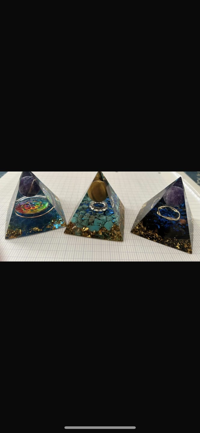 Customer photo review of Orgonite "Abondance & Protection" en Améthyste & Quartz Bleu