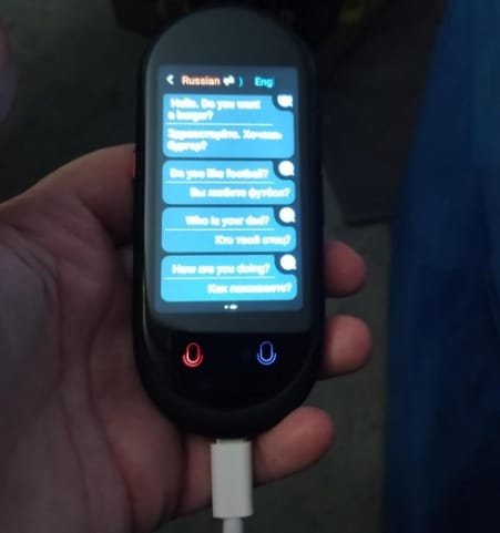 Customer photo review of Vormor Z8 Language Translator Device 138 National Languages Intelligent Translator Real-time Voice, Recording, Text Translation Device