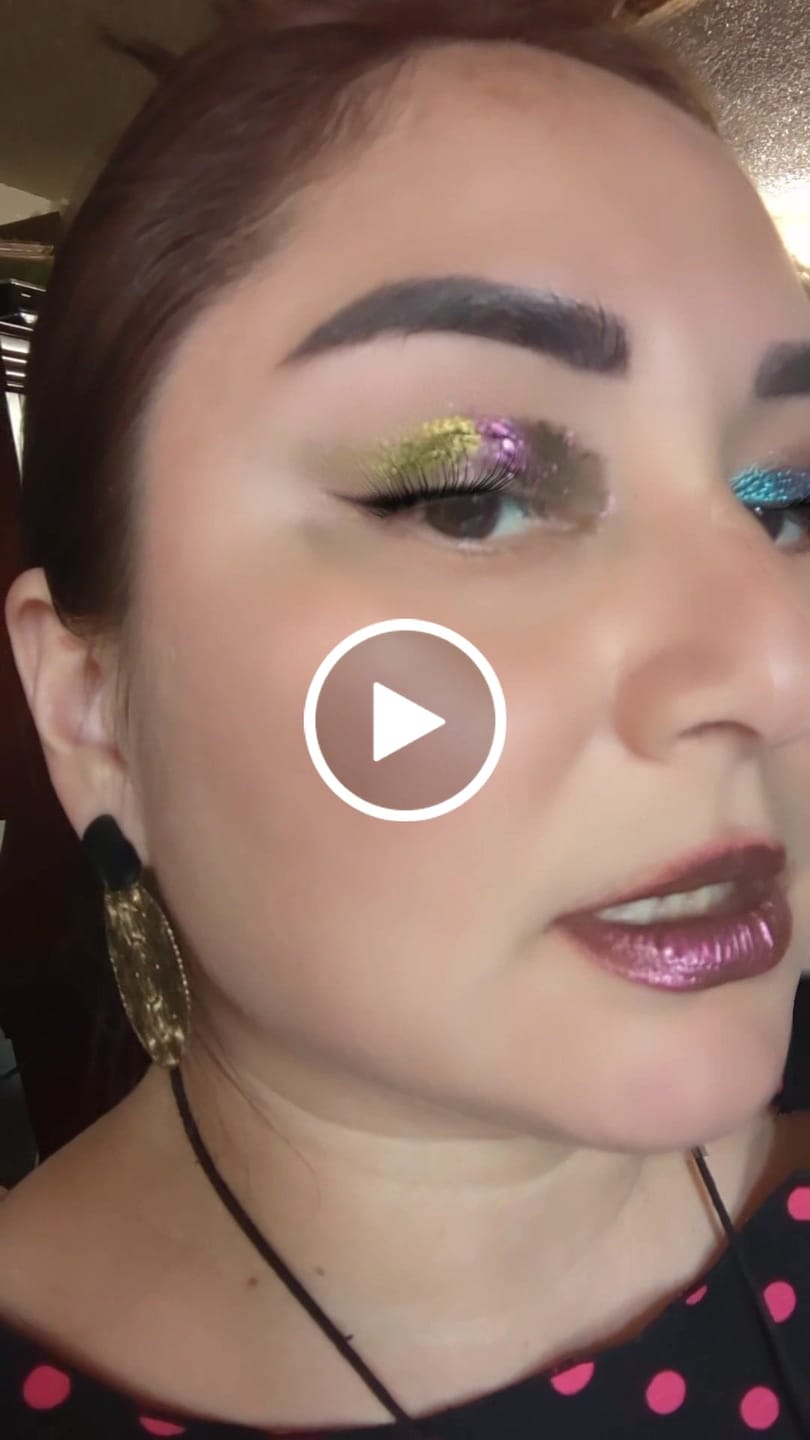 Customer video review of Chameleon Eyeshadow Flakes - Monarch