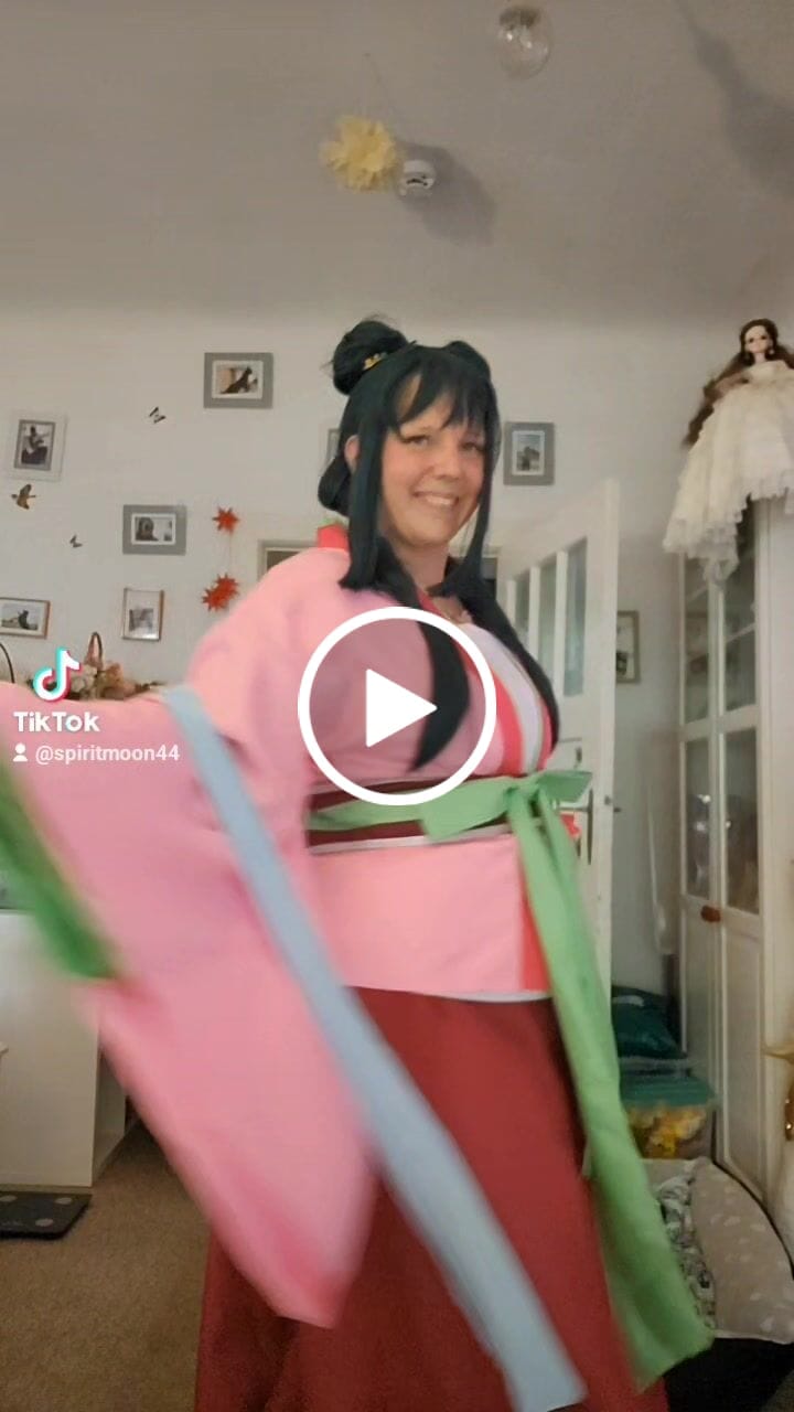 Customer video review of Kusuriya no Hitorigoto Maomao Rosa Hanfu Cosplay Kostüm Set