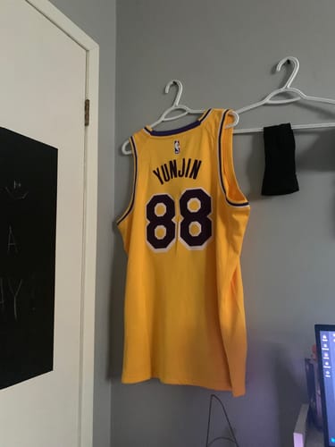 Customer photo review of Le Sserafim Basketball Jersey