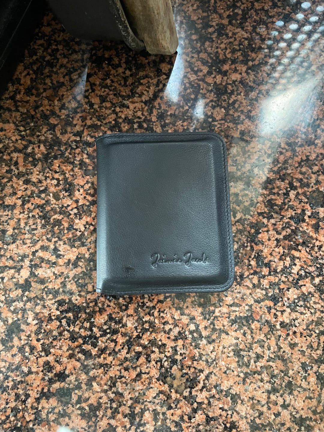 Customer photo review of Magstar slim wallet without coin pocket
