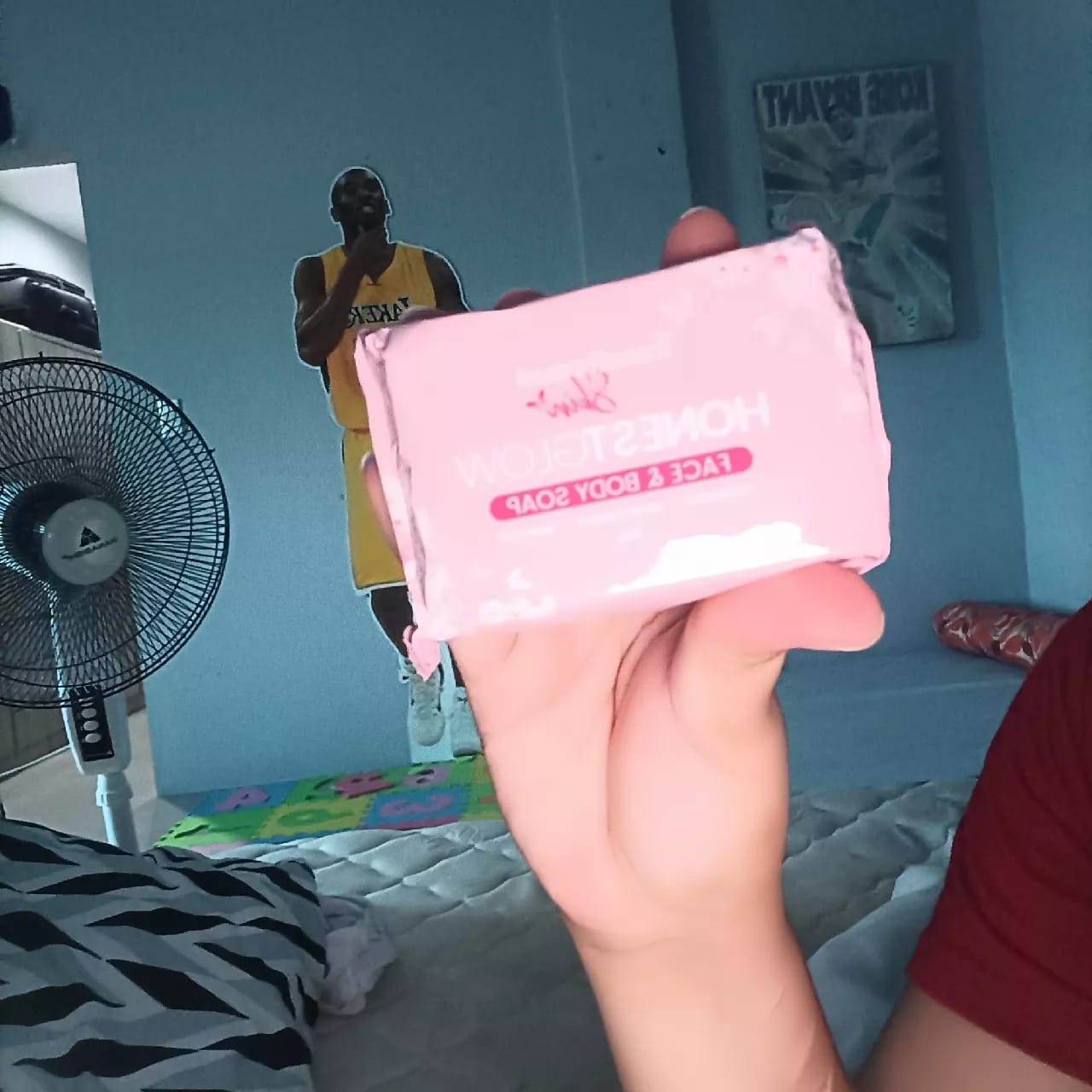 Customer photo review of Honest Glow Glass Skin Face & Body Soap Infused With Centella Asiatica