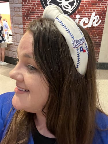 Customer photo review of IVORY TEXAS RANGERS EMBROIDERED KNOTTED HEADBAND